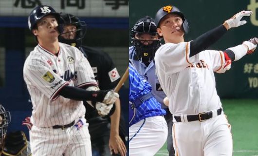 ヤクルト・山田哲人（左）と巨人・坂本勇人