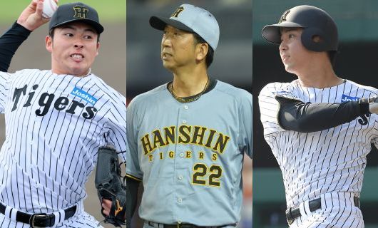 （左から）阪神タイガースの椎葉剛、藤川球児監督、井坪陽生